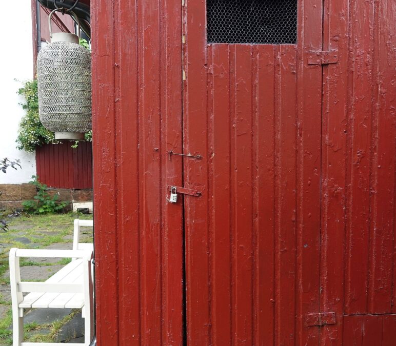 Sécuriser son garage et son abri de jardin : les solutions simples contre les vols d&rsquo;outils et de vélos